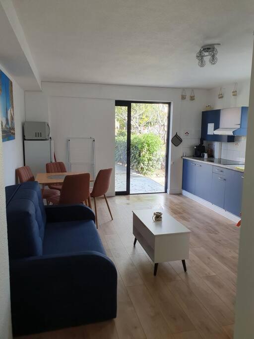Studio Equipe Et Meuble St Cyprien Saint-Cyprien  Bagian luar foto